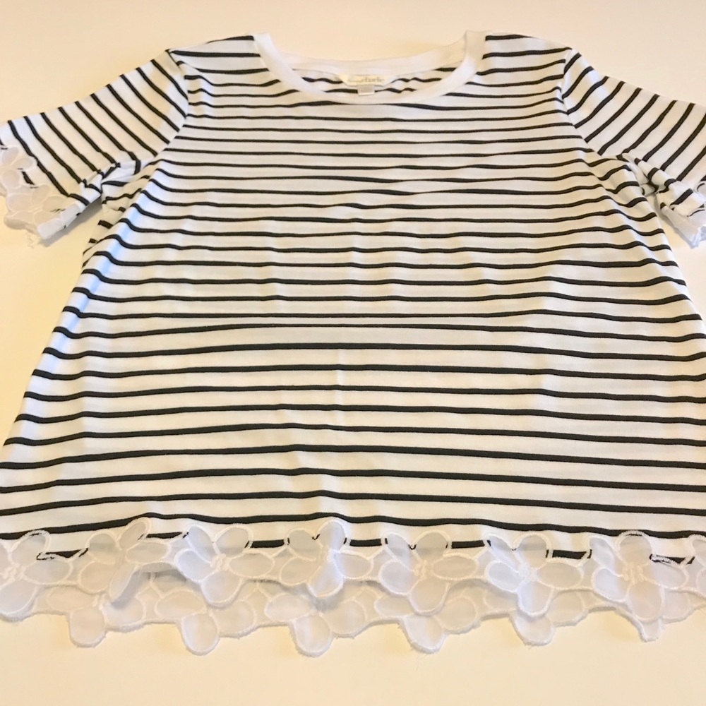 Black & white stripe top⭐️